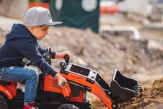 Педальный трактор с прицепом и передним ковшом Falk Kubota 2065AM